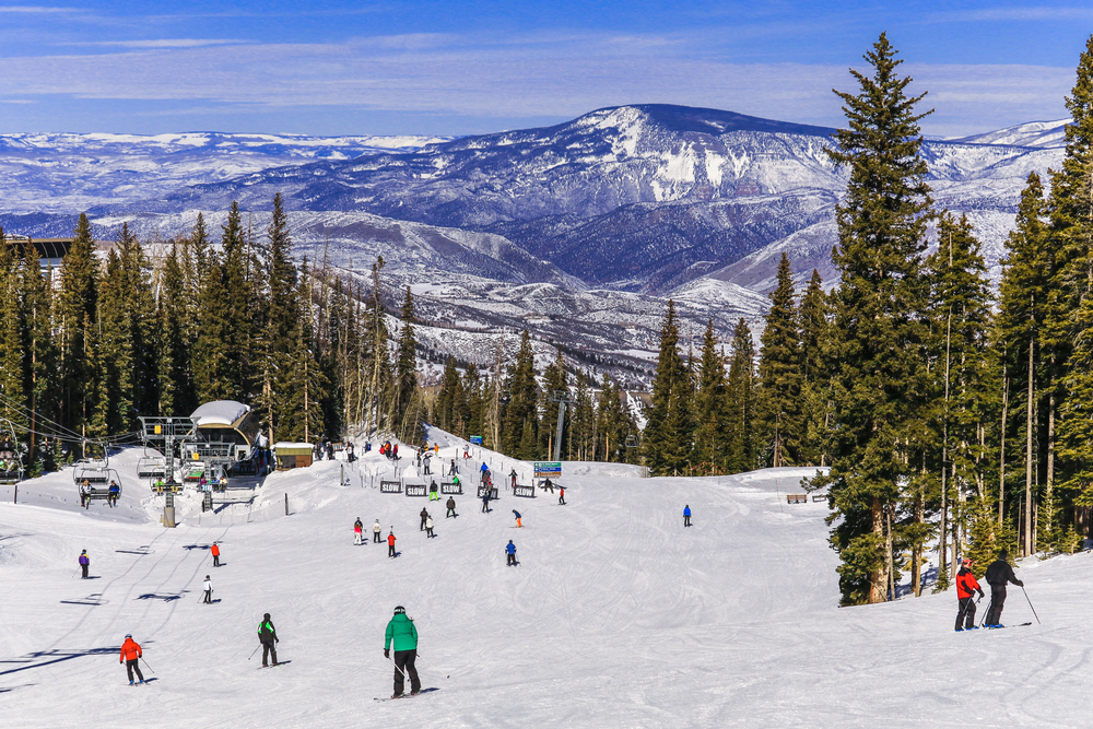 View,Of,A,Colorado,Ski,Resort,On,A,Nice,Winter